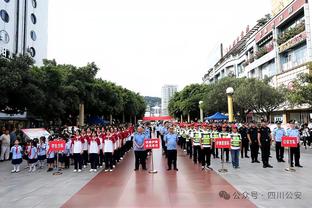 老头很烦？波波打趣谈雷霆总经理普雷斯蒂：他真是个讨厌鬼